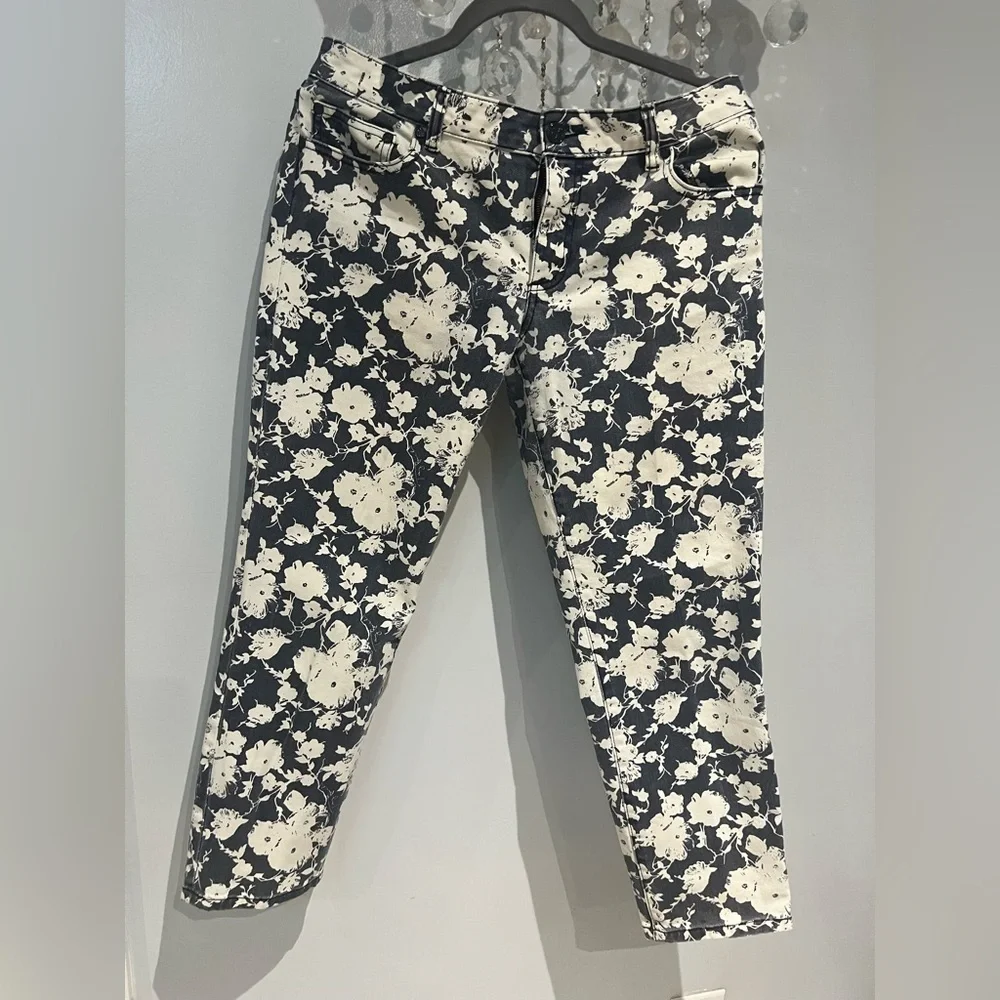 Tory Burch Size 32 Blue White Alexa Floral Mid Rise Cropped Designer Jeans. C043